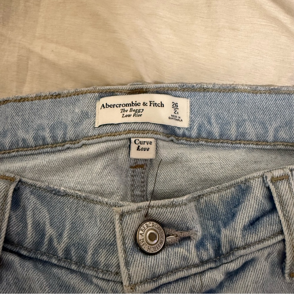 Abercrombie & Fitch Baggy Low Rise Women's Jeans - Picture 3 of 5